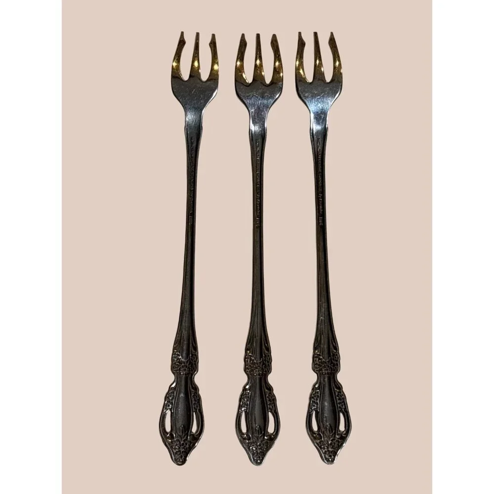 Oneida Distinction‎ Deluxe Raphael Stainless Steel Cocktail Forks Set Of 3